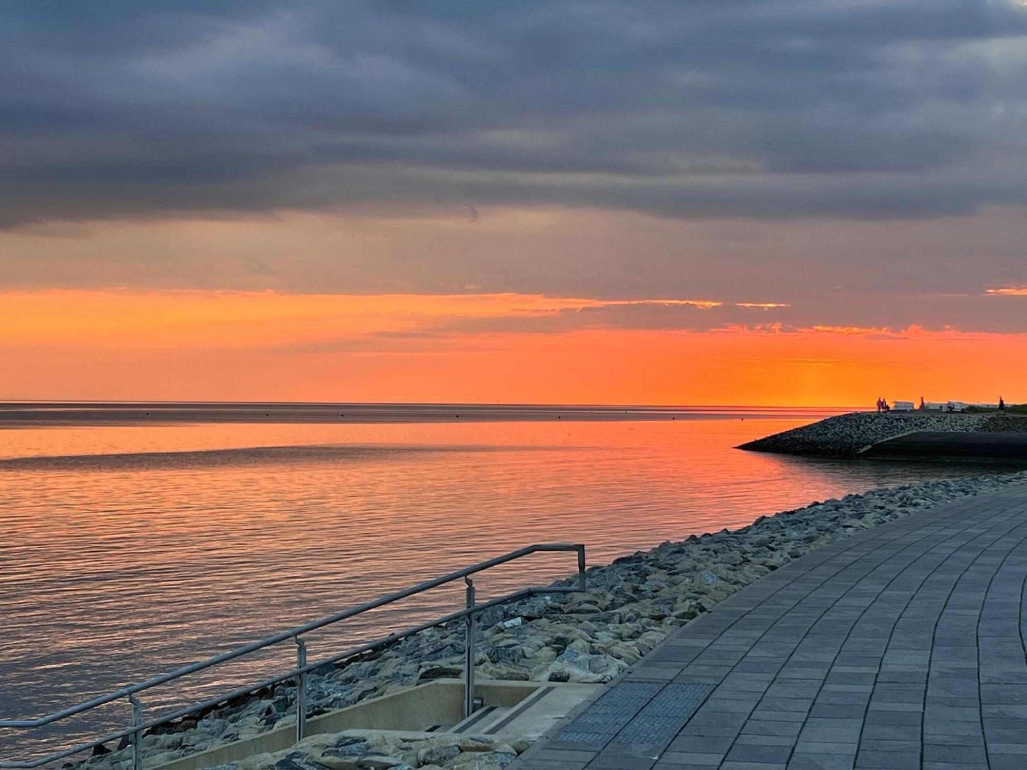 Neu - Frisch Renoviertes Ferienapartment "Waterkant" Büsum Exteriér fotografie